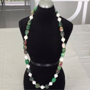 Woman’s Stone Necklace with clasp color green white some red